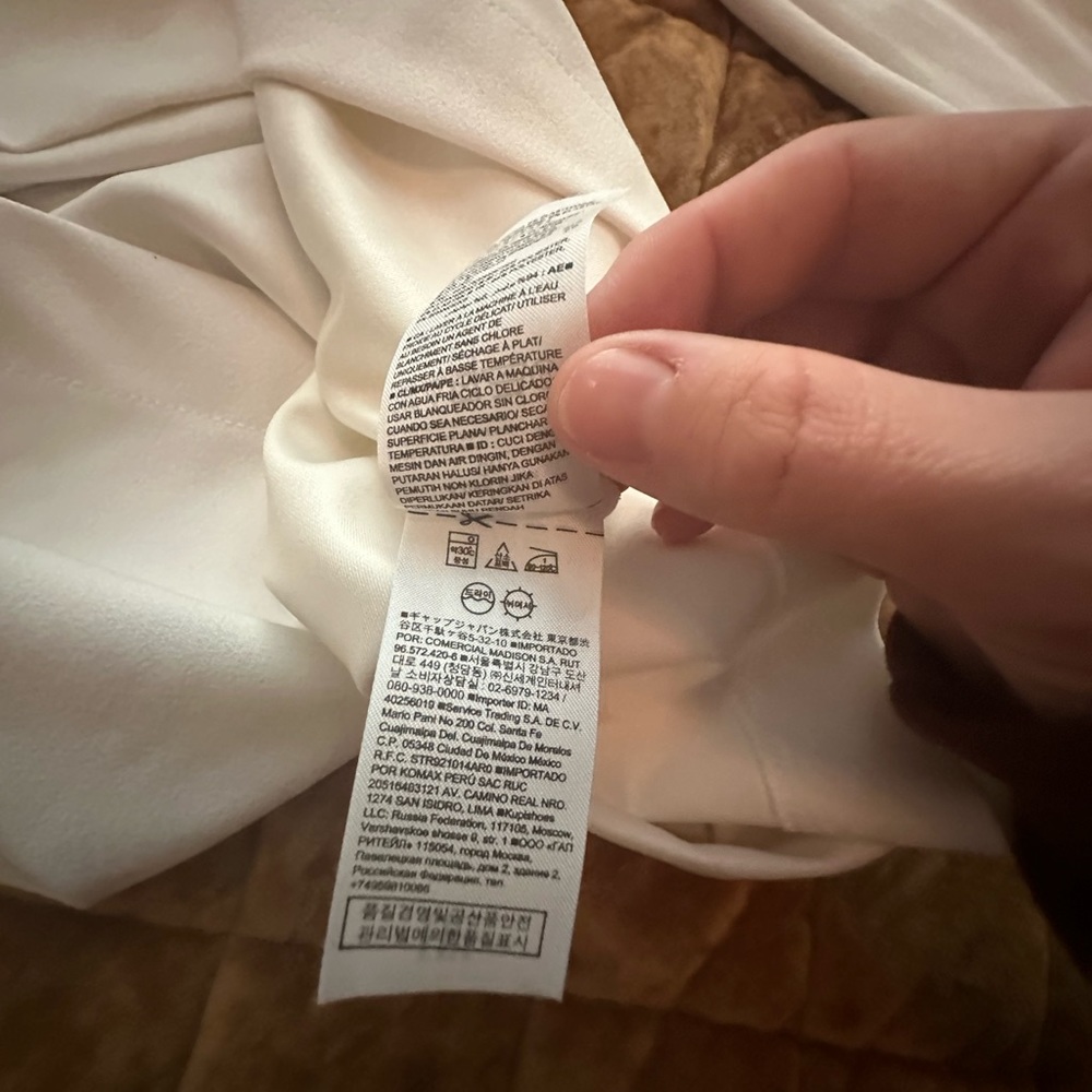 Banana Republic small white bell sleeve blouse - Picture 7 of 9